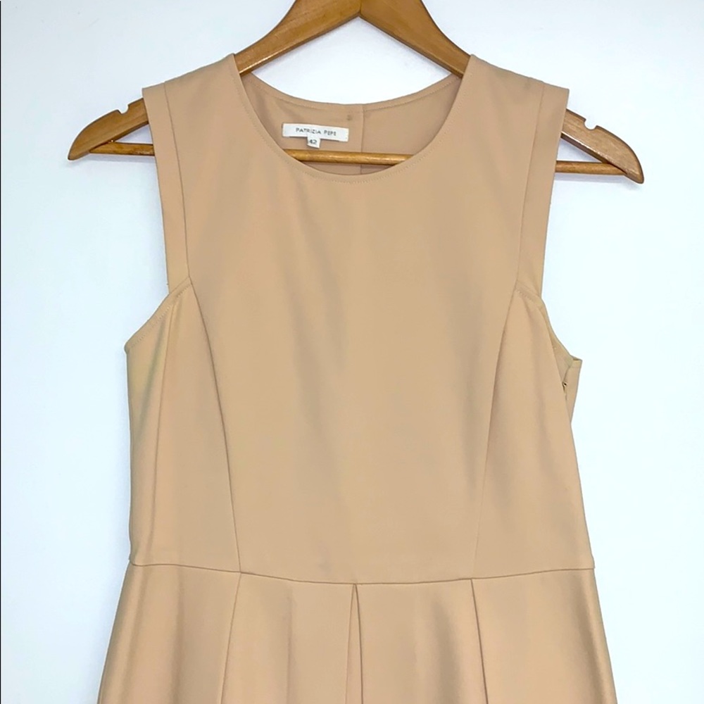💥DRESS SALE💥 PATRIZIA PEPE SLEEVELESS DRESS IN CREAM - Picture 2 of 10